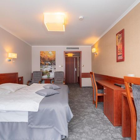 Hotel Badura ヴァドヴィツェ エクステリア 写真