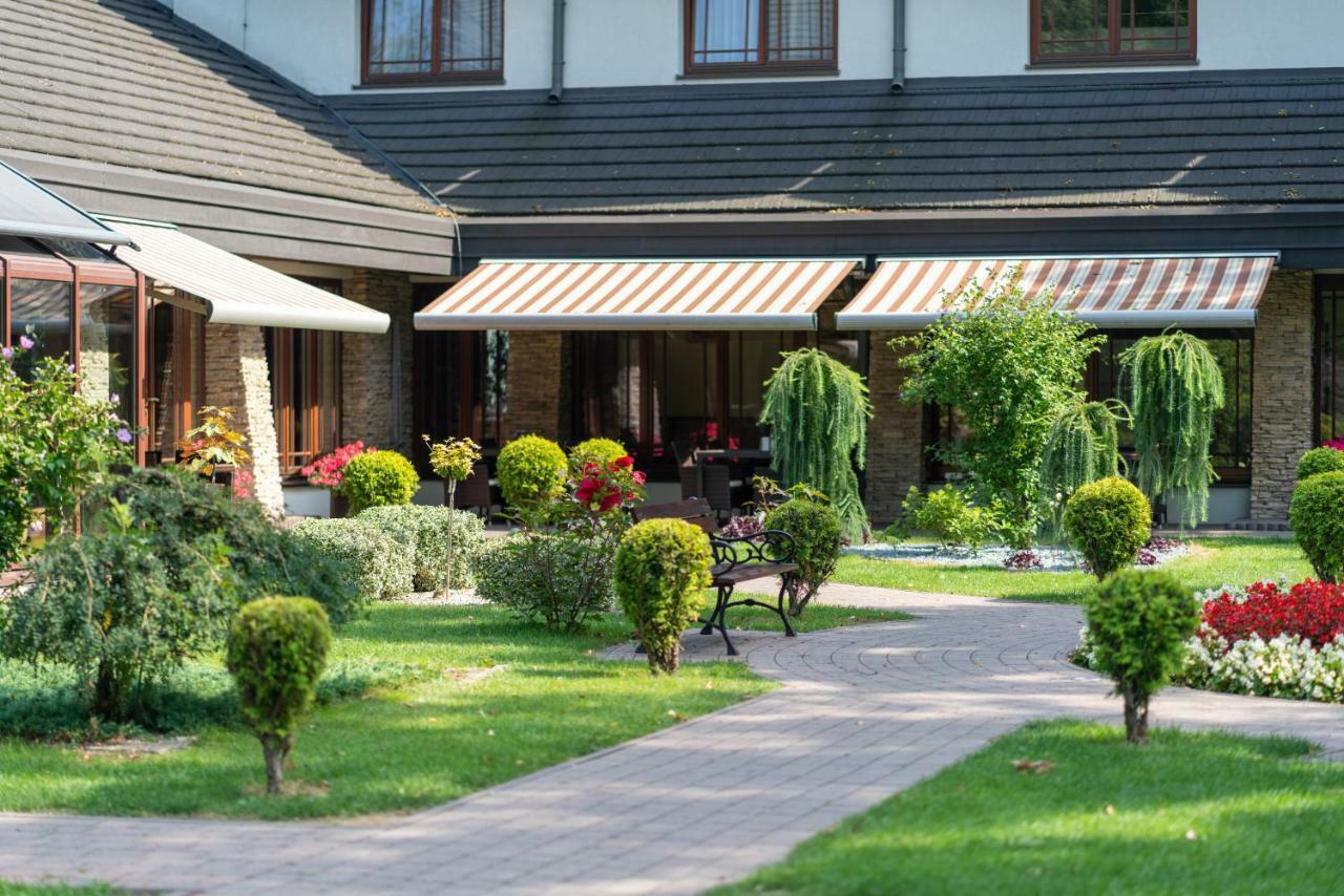 Hotel Badura ヴァドヴィツェ エクステリア 写真